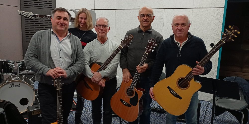 UNE RÉUSSITE POUR LE STAGE DE GUITARE